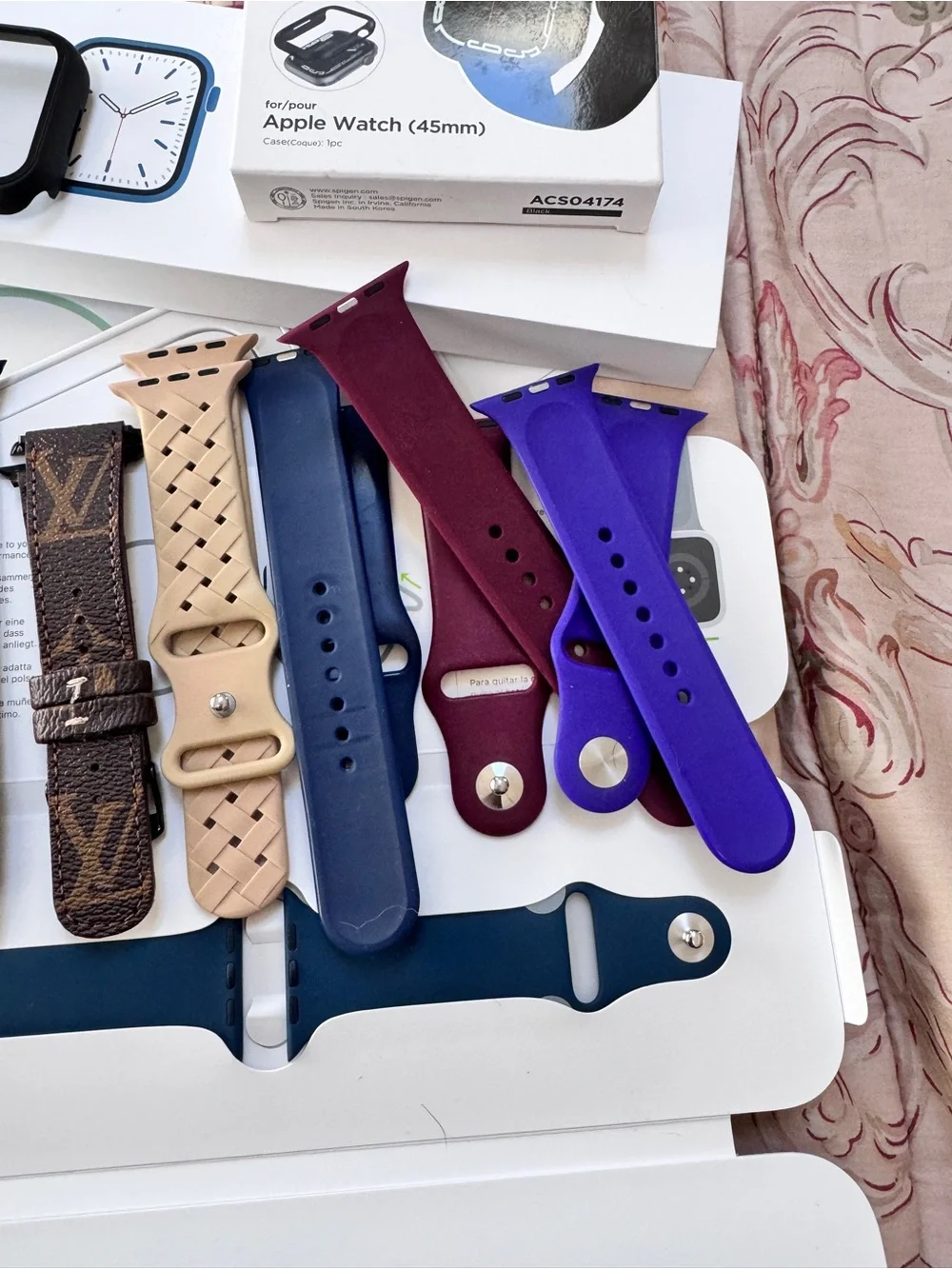 Apple Watch 7 Series Huge Bundle Case, Band, Straps excellent! Adult Owned!